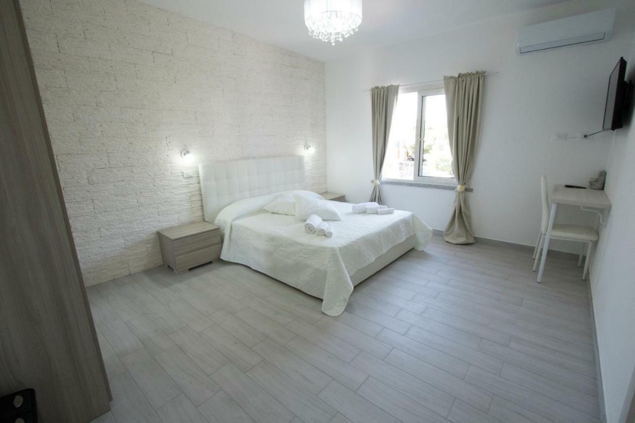 B&B Sole E Luna San Teodoro  Luaran gambar
