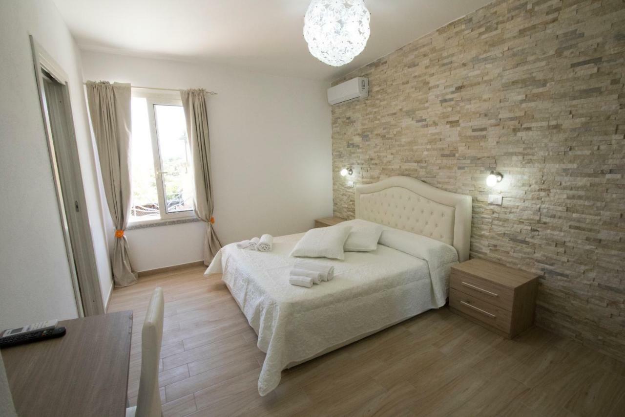 B&B Sole E Luna San Teodoro  Luaran gambar