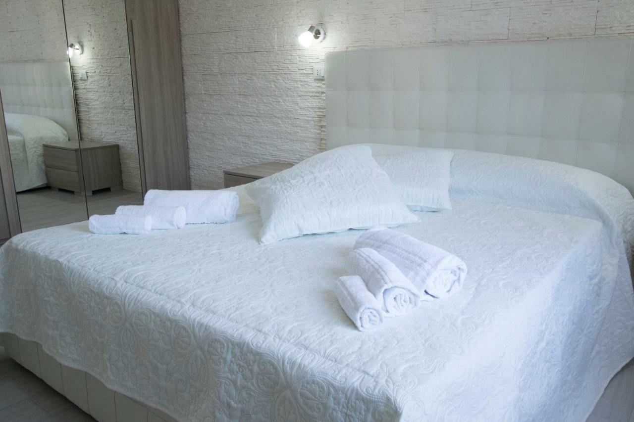 B&B Sole E Luna San Teodoro  Luaran gambar