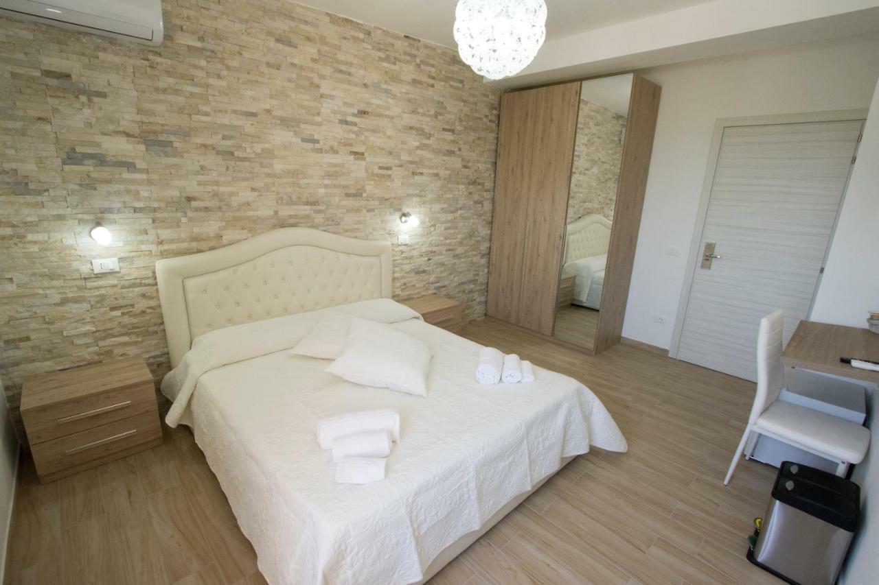 B&B Sole E Luna San Teodoro  Luaran gambar